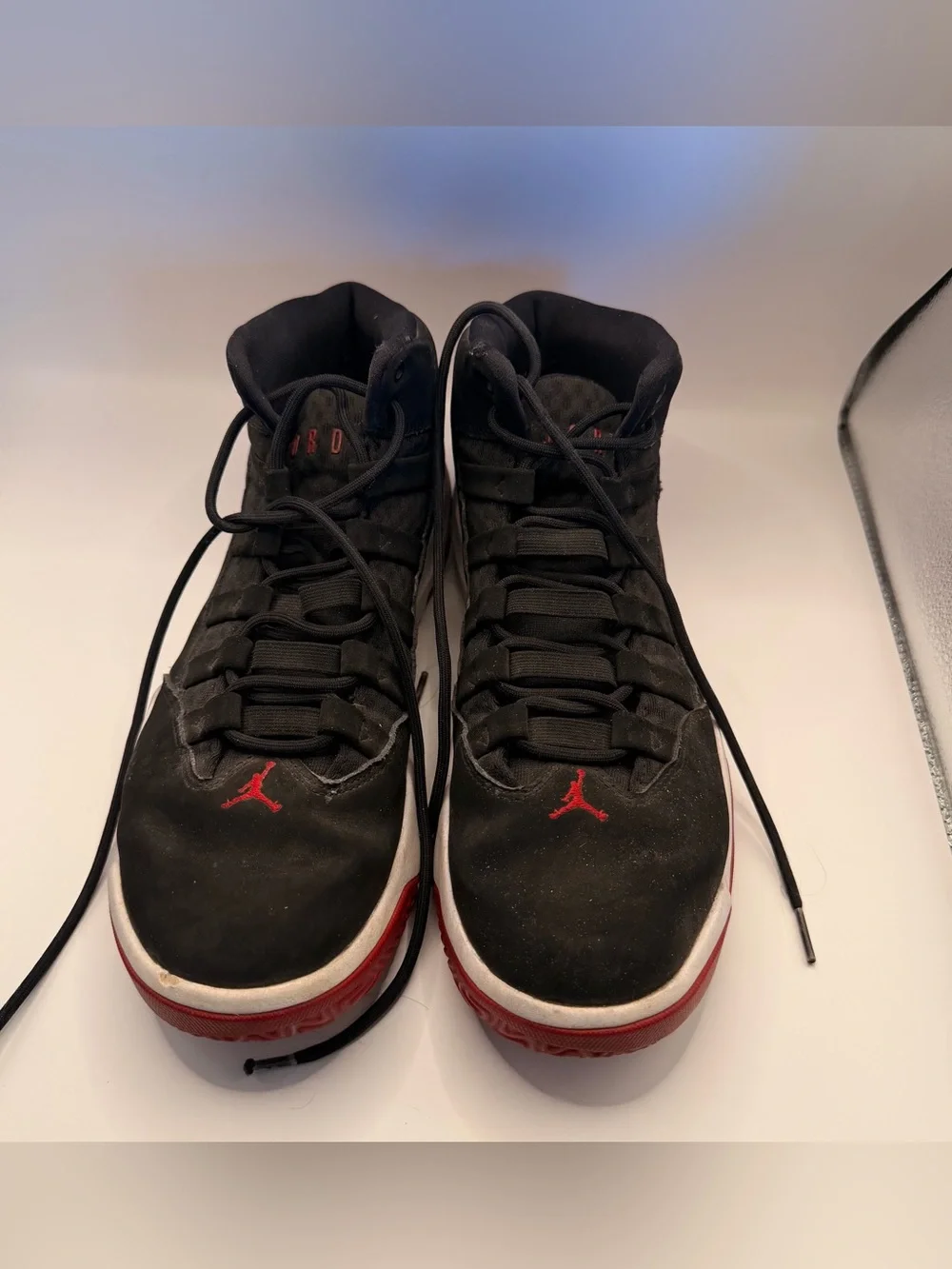 Nike Air Jordan Max Aura Black/Red, Size 8.5